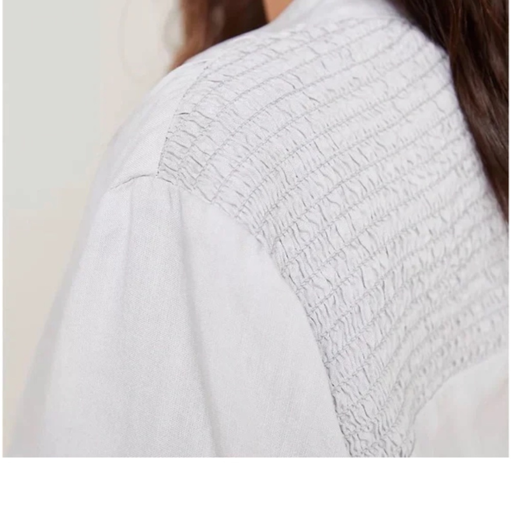 Anthropologie Cloth & Stone Smocked Button Down in White Size L - Picture 3 of 9